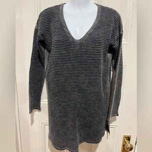 M Rena Black and Beige Wash Tunic Size Small Fits Med Too NWT V Neck Boho